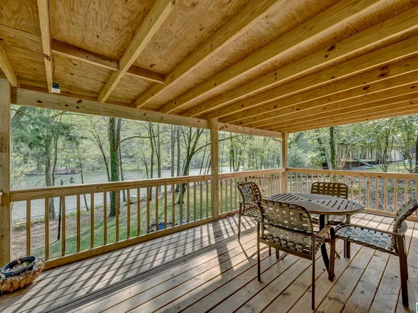 8975 Jade Lake Rd W, Pinson, AL 35126