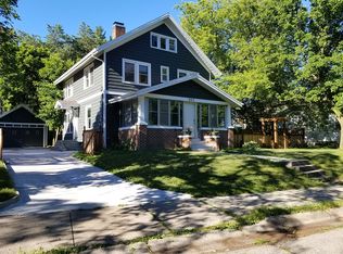 805 Moores River Dr, Lansing, MI 48910