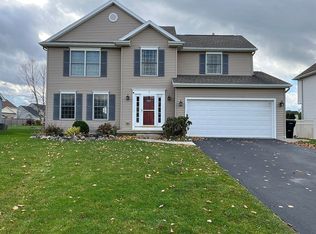 7 Muirfield Ln, Lancaster, NY 14086