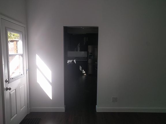 Den area (facing kitchen)