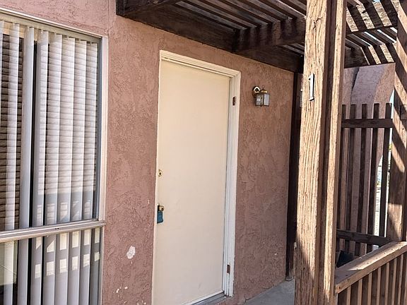 5th image of 2060 Smoketree Ave N APT 1