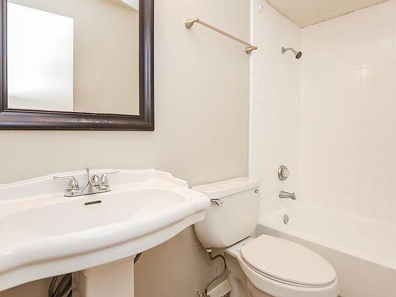 3rd image of 2327 Newbury Dr