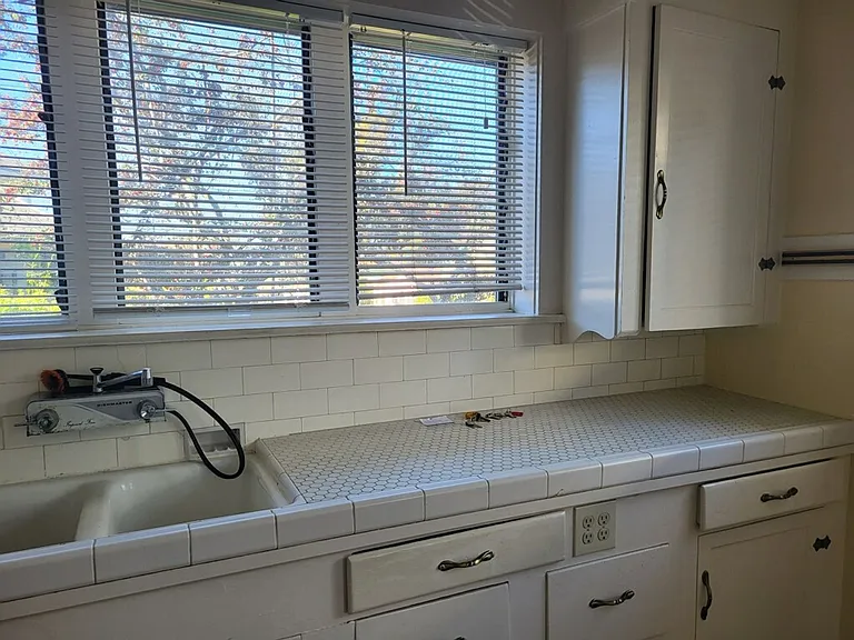 2123 Pine St — Photo 13