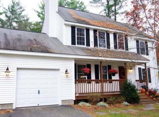 27 Shore Dr, Upton, MA 01568