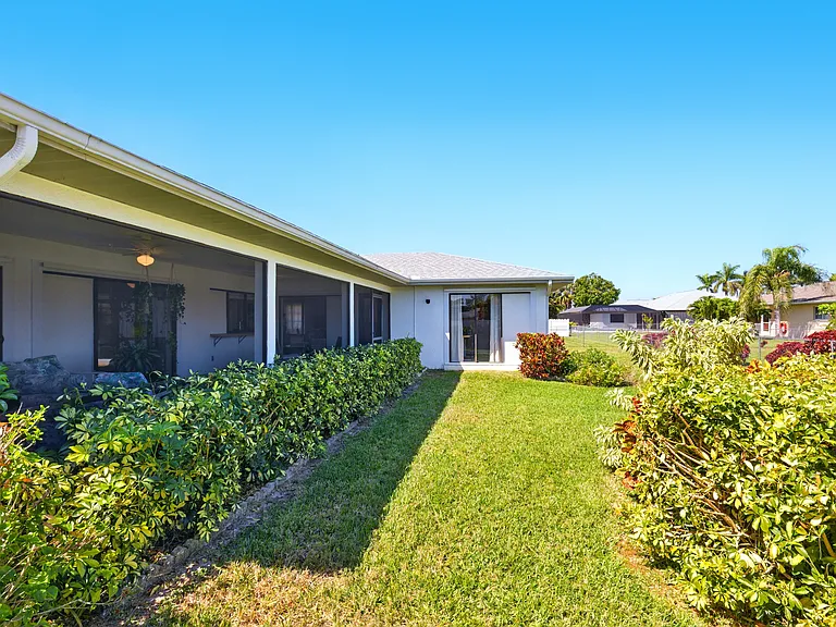 2039 Coral Point Dr — Photo 28