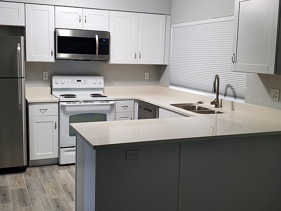 3rd image of 4054 W Windrose Dr