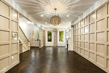 Rented by Dixon Advisory USA Inc.