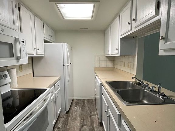 3rd image of 900 N 21st St APT 7