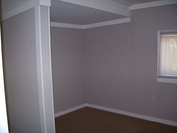 3rd image of 818 Lenora St