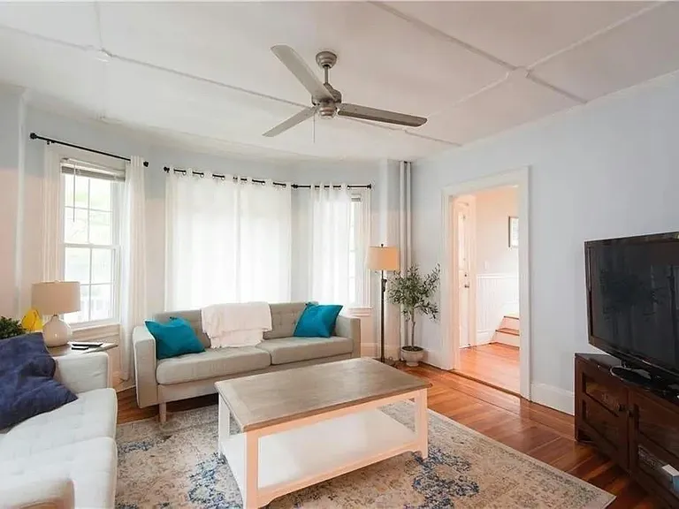 20 Carroll Ave — Photo 3