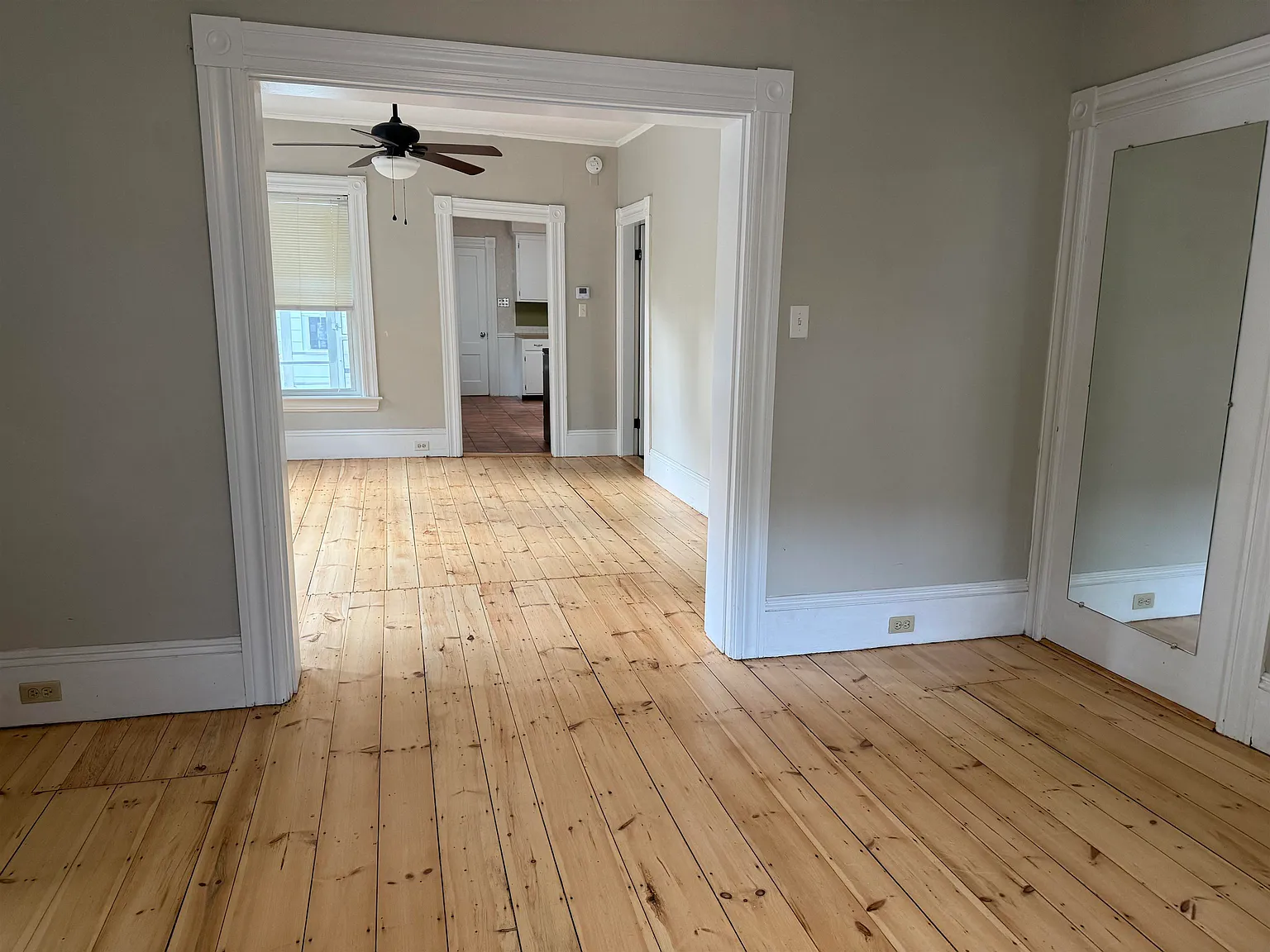 2 bed, 1.0 bath, 1208 sqft, $1,975 — Photo 1