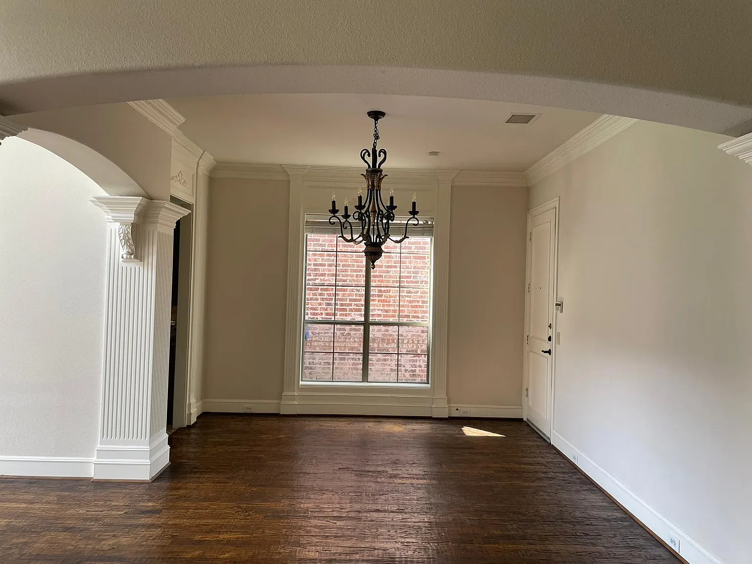 5 bed, 4.5 bath, 4120 sqft, $4,000 — Photo 3
