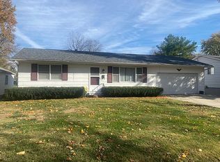 960 N Prairie St, Jacksonville, IL 62650
