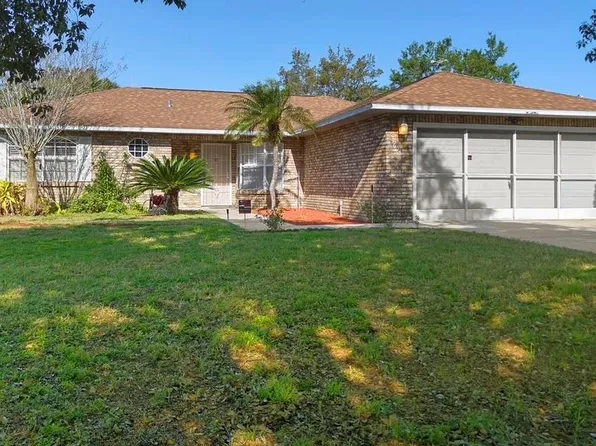 36545 Scotts Dale Dr, Grand Island, FL 32735