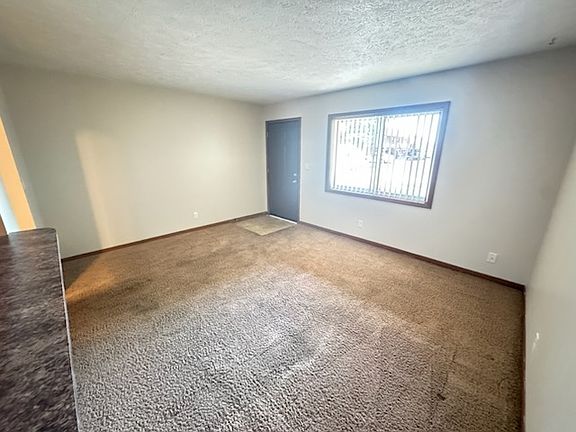 5th image of 1820 Knox St #17