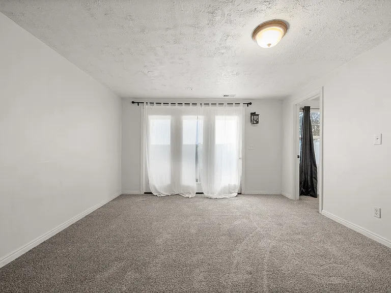 129 E Chandlerpoint Way — Photo 9