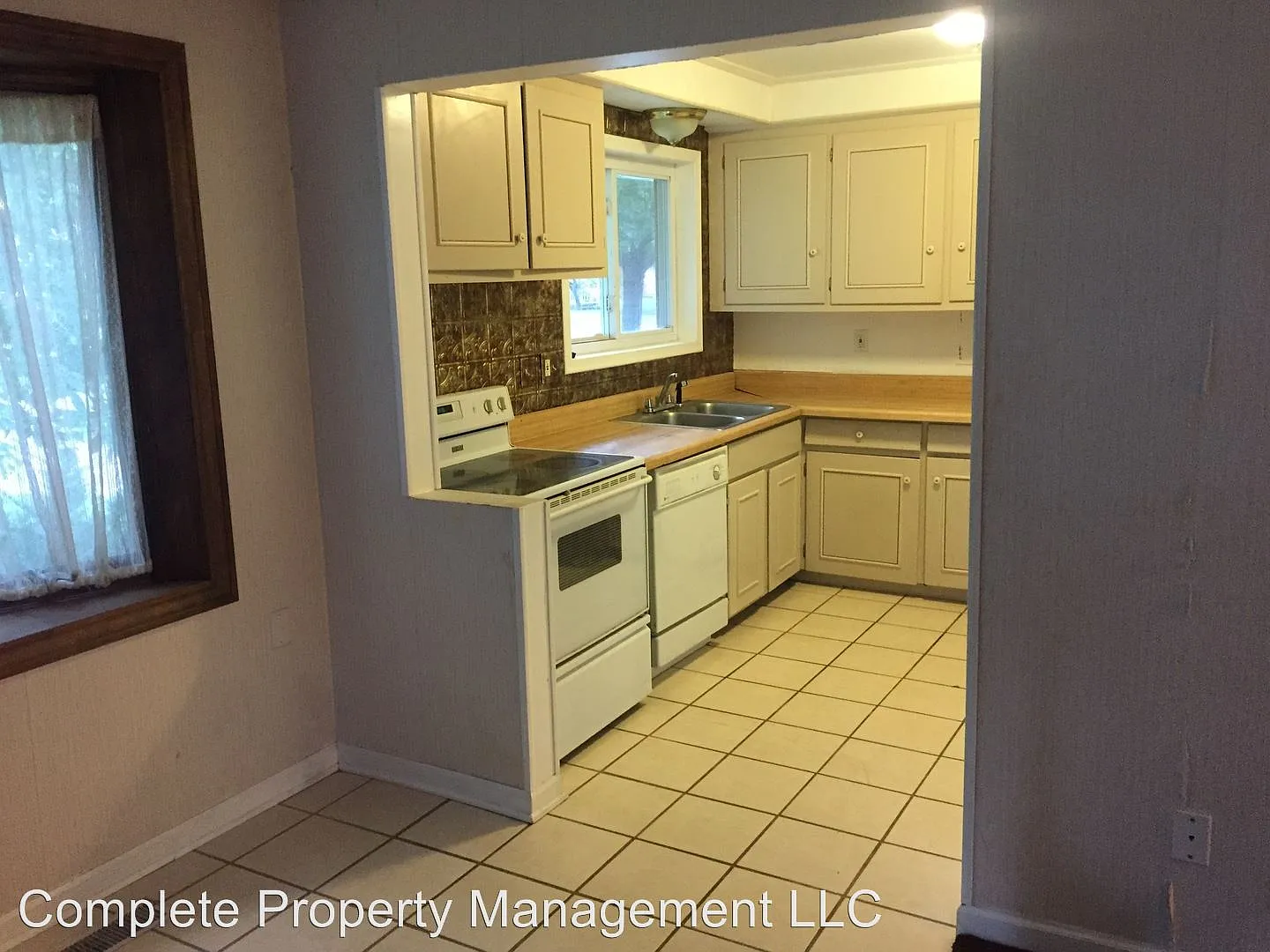 30124 Hazelwood St photo 1