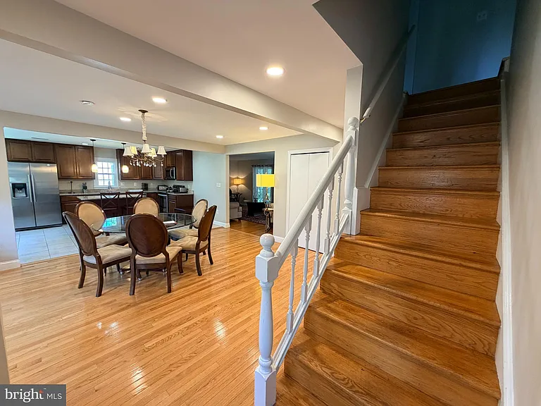 10802 Hunt Club Rd — Photo 4
