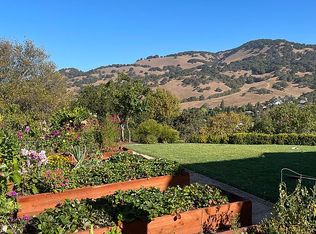 42 Sage Ct, Novato, CA 94945