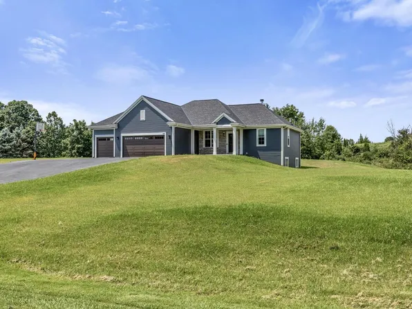 1645 Ernst DRIVE, Hartford, WI 53027
