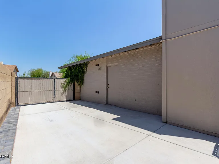 1347 W Lobo Ave — Photo 29
