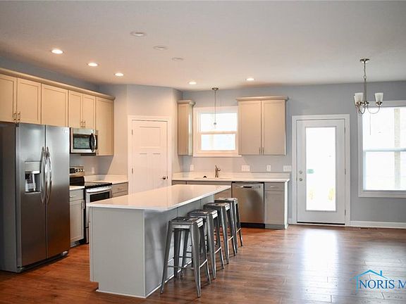 5th image of 800 Barnstable Ln