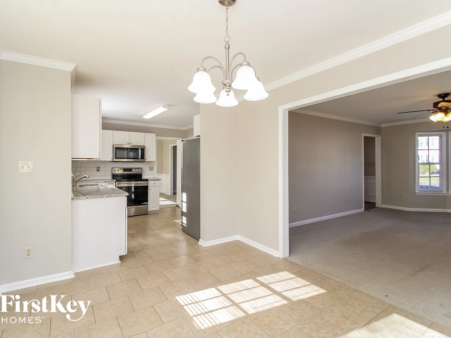3 bed, 2.5 bath, 2574 sqft, $2,525 — Photo 4