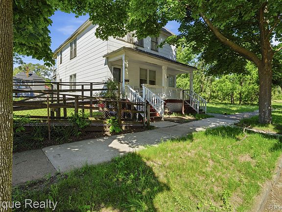 2nd image of 2971 Beals St