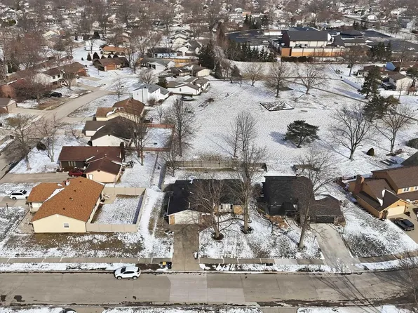 6113 Millhollow Ln, Fort Wayne, IN 46815