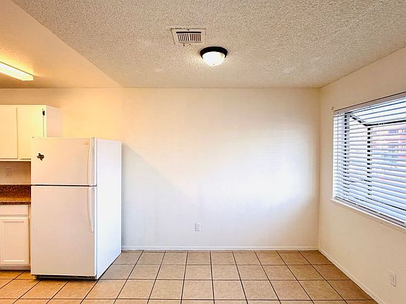 4th image of 6217 Yerba Ln APT A