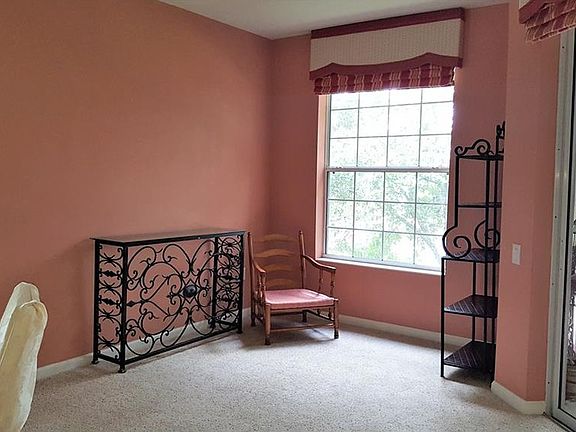 5th image of 2064 Carriage Ln