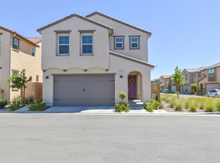 3670 Friendship Ln, Clovis, CA