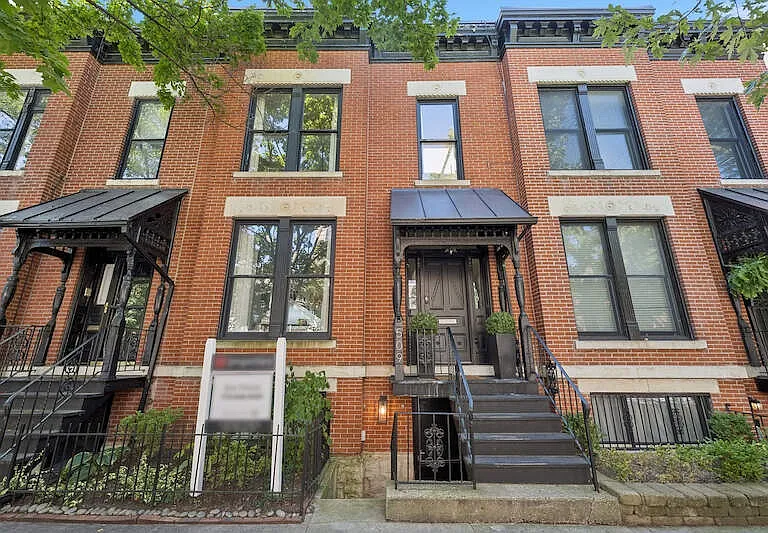 509 W Grant Pl — Photo 1