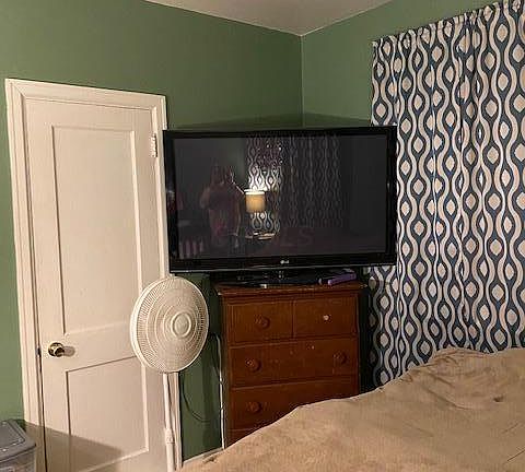 4th image of 475 Caroline Dr