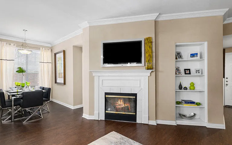 Lanesborough Apartments — Photo 11