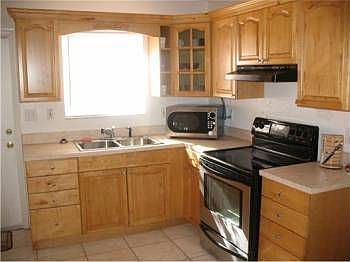 4th image of 2870 NW 15th St