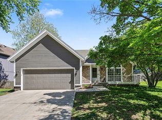 1126 E Charlotte Town Rd, Olathe, KS 66061
