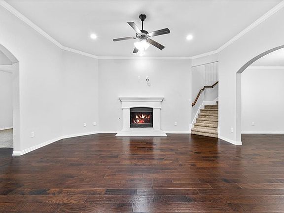 2nd image of 5558 Emerson Ct