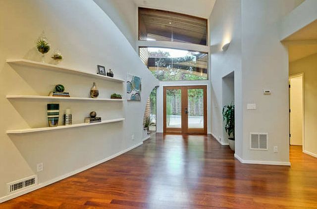 1st image of 30 Bishop Oak Ct