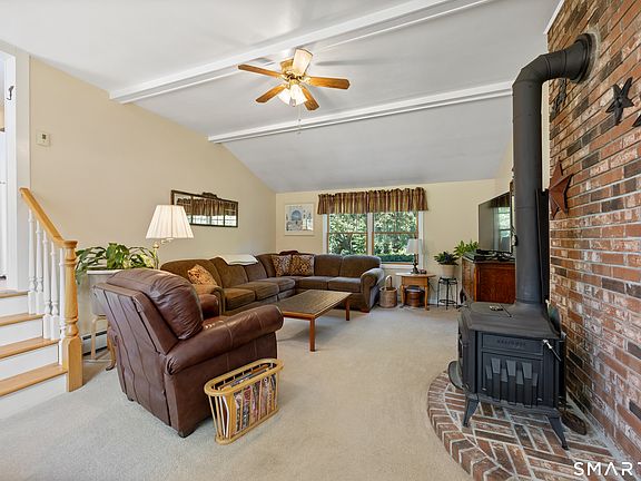 4th image of 460 Oak Avenue