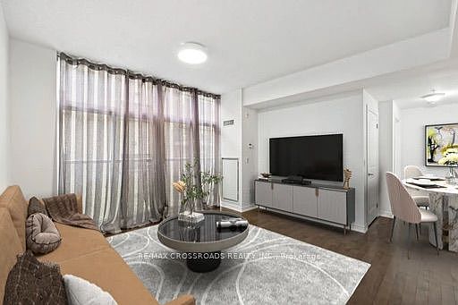 3rd image of 427 Aberdeen Ave #201