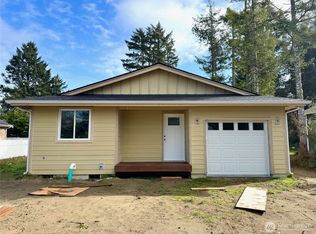 660 Itswoot Avenue SE, Ocean Shores, WA