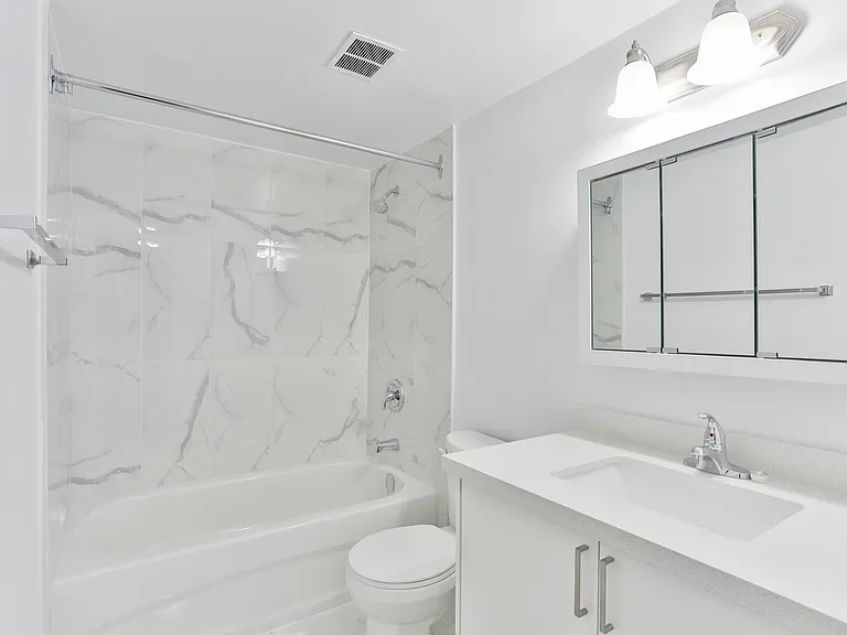 105 Rowena Dr — Photo 17