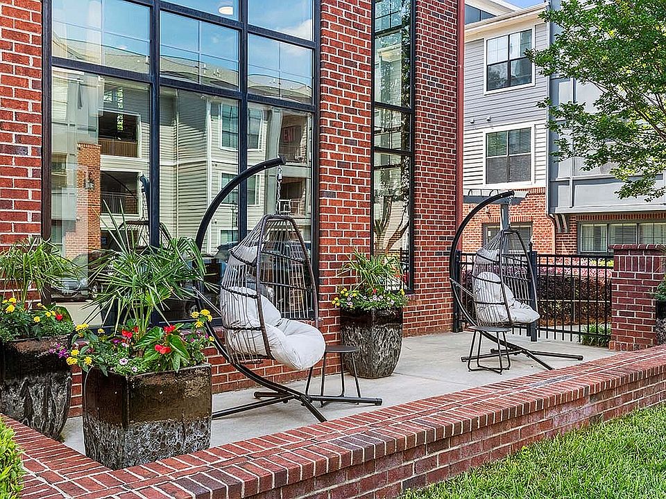 C243050_Wesley_Village_COMMON_AREA_01