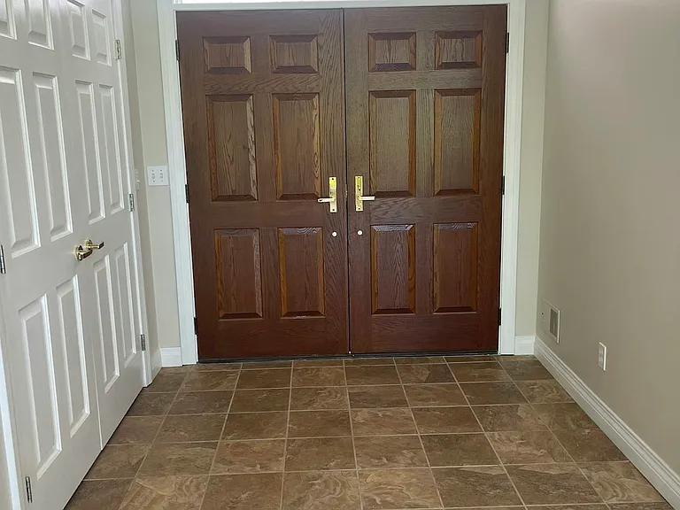 4390 N River Rd — Photo 14