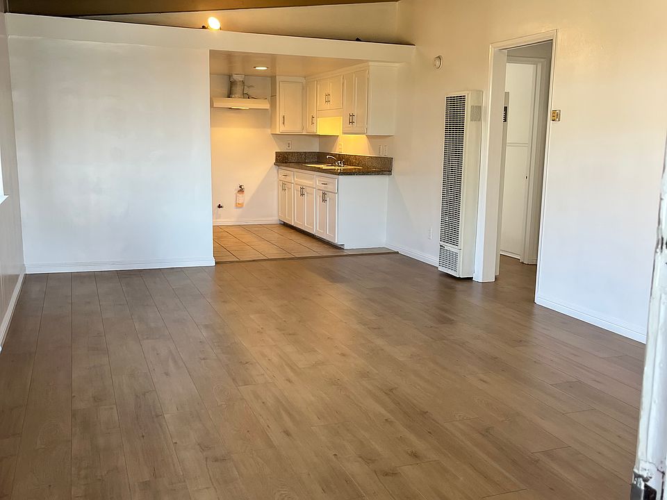 living room & Kitchen