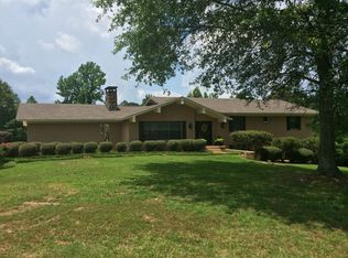 210 Bynum St, Bruce, MS 38915