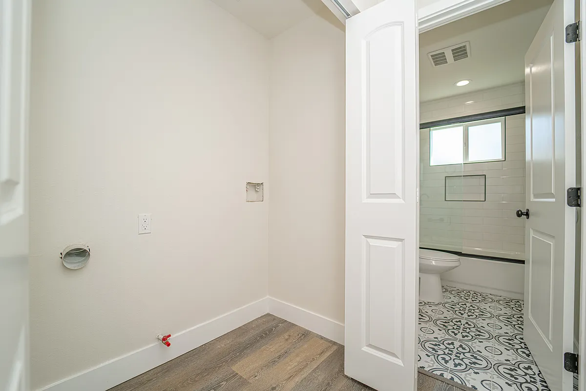 Building Photo - 7420 S Hobart Blvd