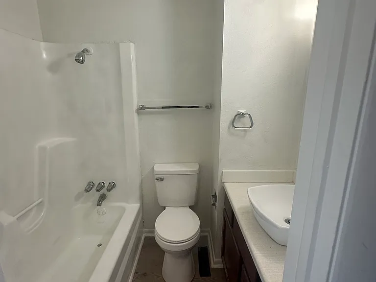 11822 E Canal Dr — Photo 7