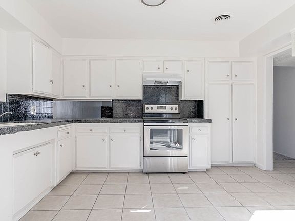 4th image of 3600-3610 Dana St #3614